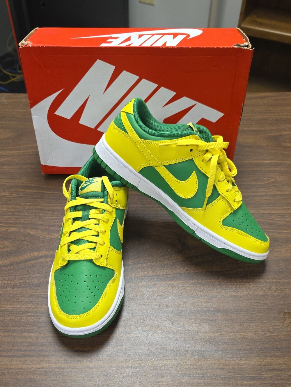 Nike Dunk Low Retro Oregon/Reverse Brazil Men's 9 DV0833-300 New